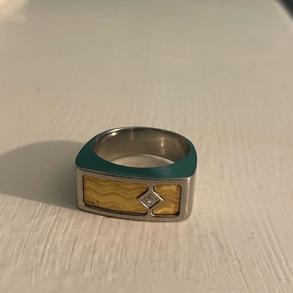 Ring - Picture 3 of 4